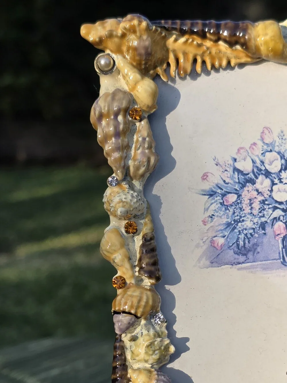 Two's Company Shell-Embellished Picture Frame in Brown and Cream